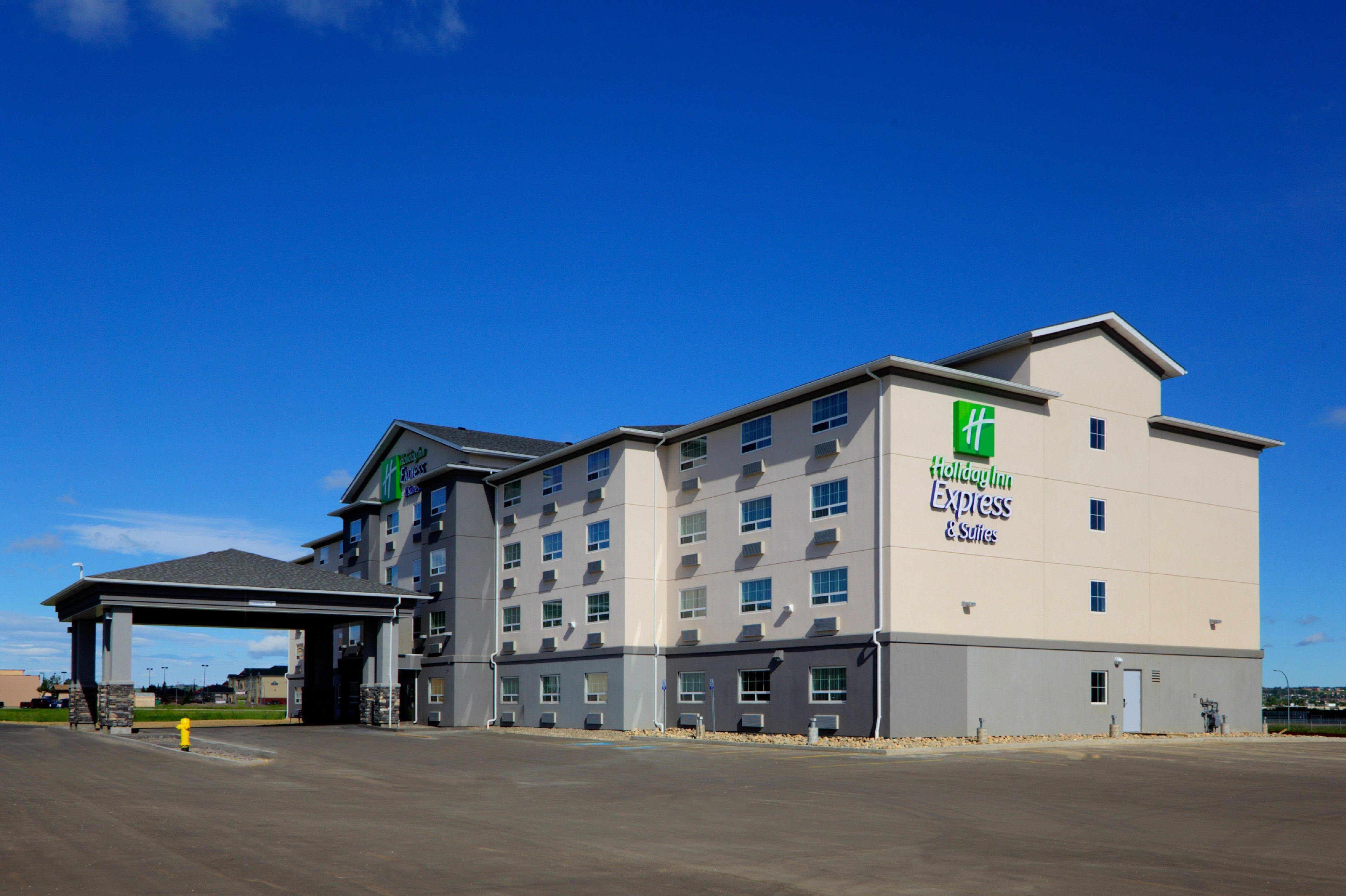 Holiday Inn Express And Suites Dawson Creek, An Ihg Hotel Exterior foto