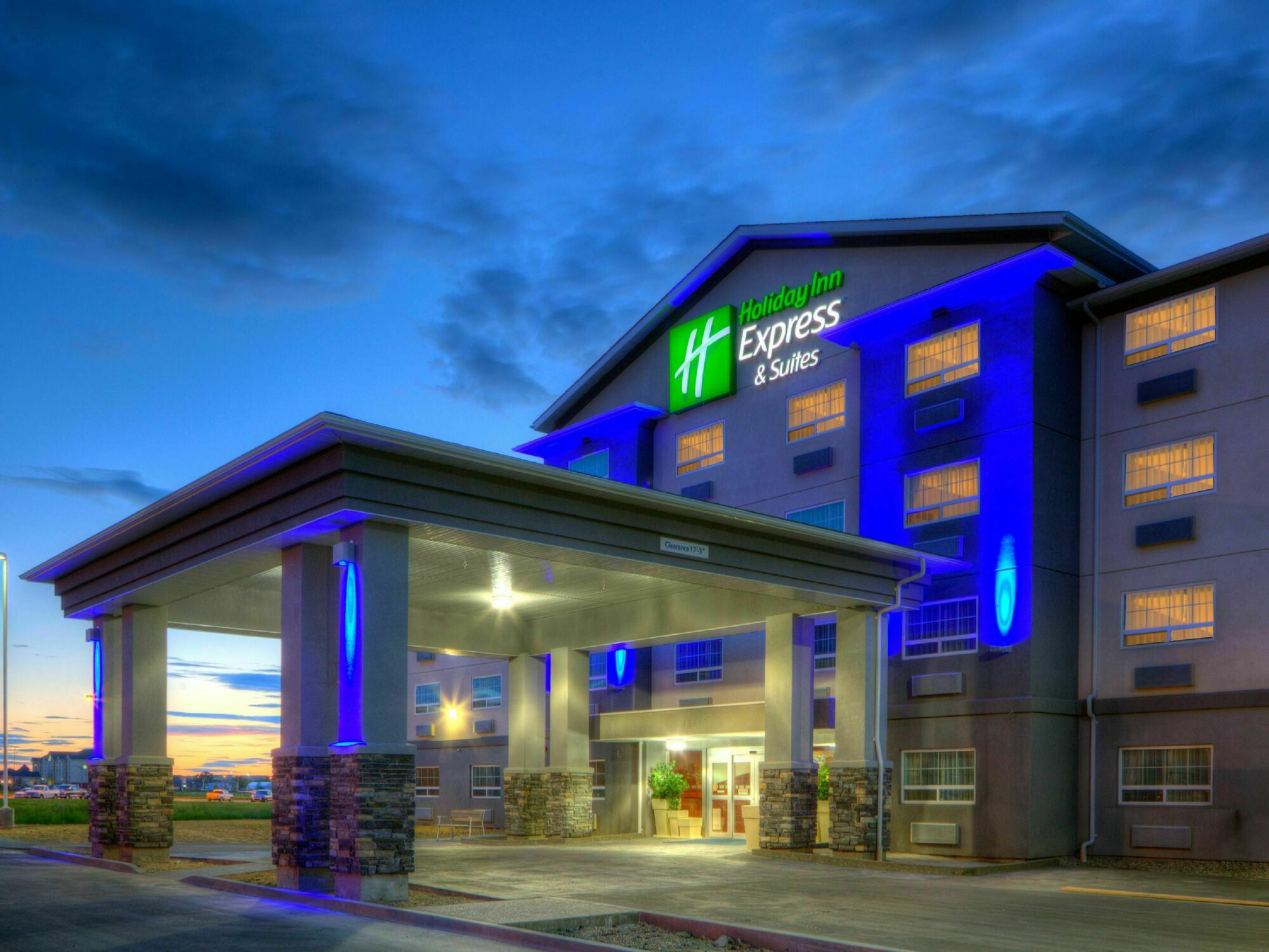 Holiday Inn Express And Suites Dawson Creek, An Ihg Hotel Exterior foto
